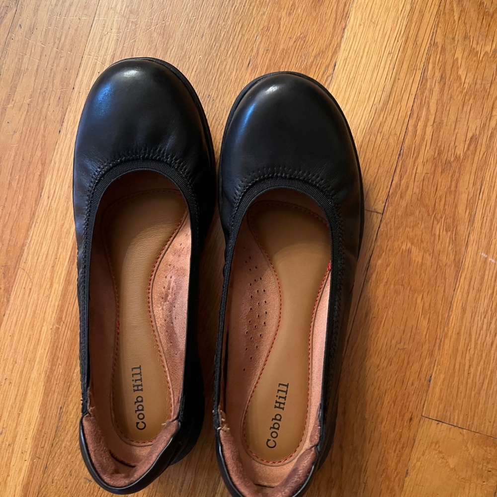 Cobb Hill Black Leather Comfort Flats NEW